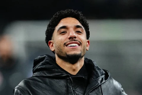 تقارير: عمر مرموش يجتاز الفحص الطبي تمهيدًا لانتقاله إلى مانشستر سيتي